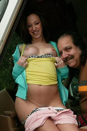 Slutty chick in boots Jada Stevens gets fucked by fat aged man in his van