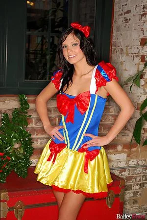 Bailey Knox is simply arousing in this Snow White costume, and even more when she takes it off