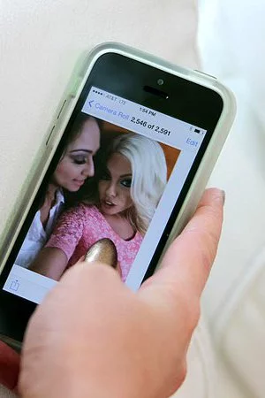 Golden haired Britney Amber and Sara Luvv enjoy in afternoon lesbian session