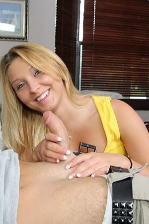 Vicious blonde Lexi Kartel is sliding hands in manâ€™s pants and worshipping member