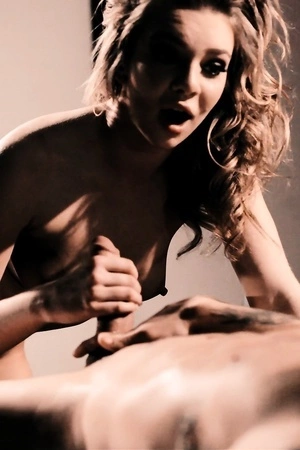 Tiffany Watson deepthroats hard pecker before getting laid