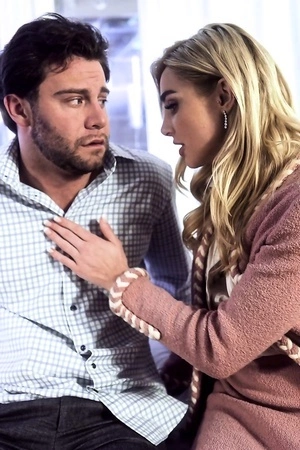 Glamorous bitch Kenzie Anne gets eaten out and properly fucked in bed