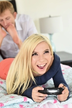 Kenzie Reeves takes cum on her sexy feet after a nice fuck