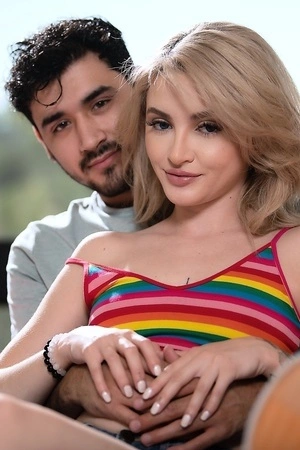 Inked bimbo Lola Fae gets fucked in various positions