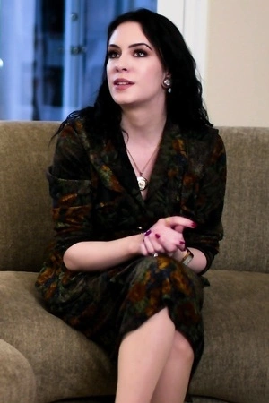 Anna de Ville hops on BBC and rides it with her asshole