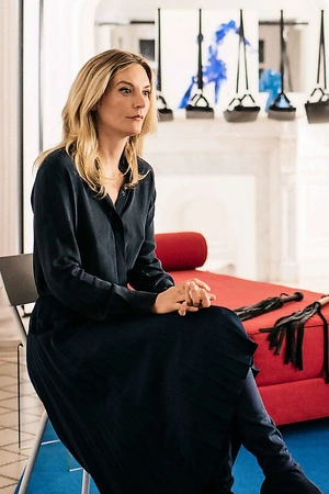 Hardcore lesbian XXX scene with Nina Hartley and Mona Wales