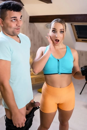 Blue-eyed hottie Chloe Chevalier gets her shaved pussy plowed