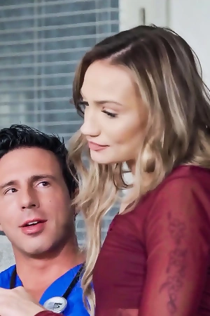 Mia Molotov gets her tight pussy licked before fucking