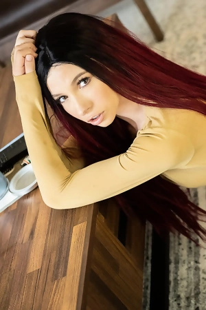 Long-haired bombshell Kenzie Reeves pleasures horny stud in POV