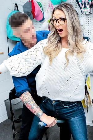 Busty klepto MILF Mandy Rhea gets punished for stealing