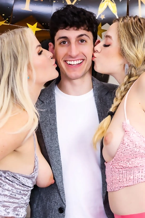 River Lynn and Slimthick Vic take turns sucking and riding firm cock