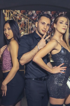 Alexis Crystal shares big throbbing cock with her Asian friend