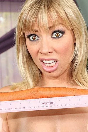 After sucking banana blonde Adrianna Nicole smokes huge cock and takes it up her ass