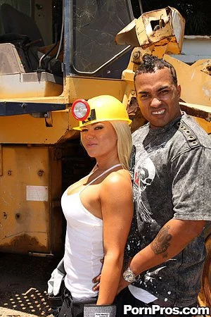 Blonde construction worker Crista Moore owned by huge dick and fountained with sperm