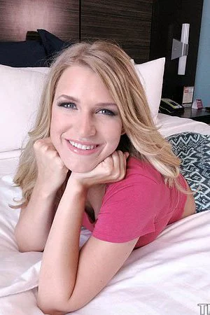 Cute teen Dixie Belle enjoys hot hardcore sex with a dude sporting a massive cock