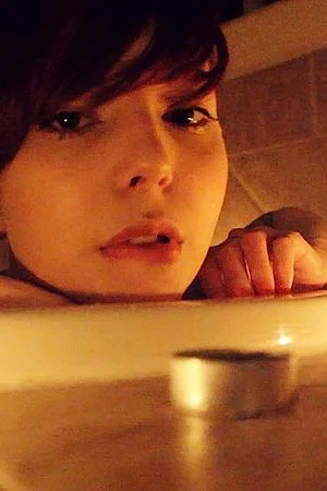 Cute teen babe Ivy Jean gets into the bath and shows us her nice curves in softcore scene