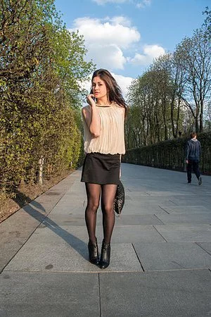 Brunette chick Lilian A is posing on cam naked and showing the pussy closeups