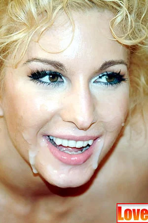 Busty blonde Cynthia Pendragon shows her bald twat and gives throat job for facial