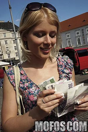 Lewd blonde Sandra Sweet gets her shaved nub lips stretched by fat member