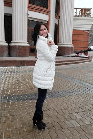 Brunette bimbo Fox A is uncovering her wonderful dirty looking cunt with hair