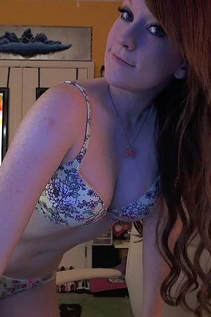 Bosomy gadget Lucy OHara shows her oozing wet hole filled with the sex stuff