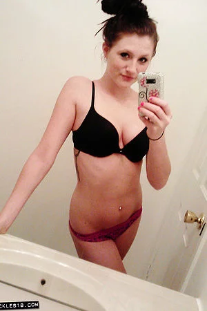 Everyone loves to let loose as does Freckles who makes some super sexy selfies 