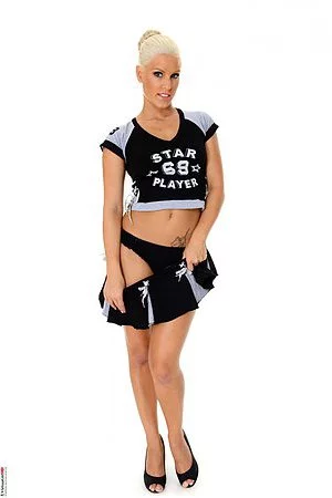 Sporty cheerleader babe Blanche Bradburry shows her secret fingering skills