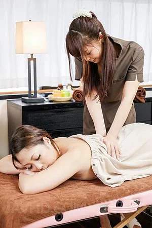 Maika Javhd got hotly excited at massage by lesbian massagist Yuna Harumoto and enjoyed lesbian lick
