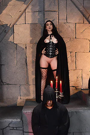 Licentious mistress in fishnet stockings Mandy Muse is getting humped into anal hole