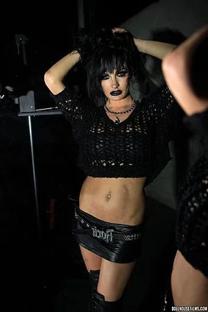 Sassy model Alektra Blue willingly participated in the exciting and erotic photo session