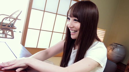 Asian Airi Mashiro getting good fisting on the bed