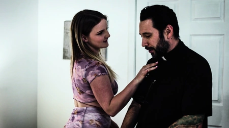 Eliza Eves shows off her amazing cock handling skills