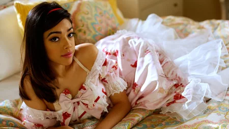 Young beauty Harmony Wonder gets deeply fucked