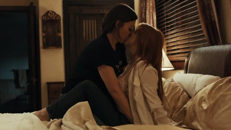Penny Pax and Sovereign Syre make love in the middle of the night