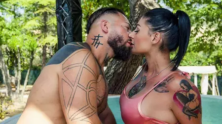 Inked hottie Lady Muffin gets eaten out and screwed in bed