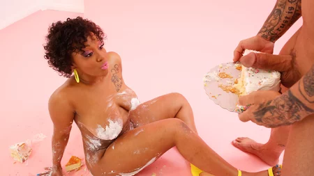 Short-haired ebony with juicy curves gets eaten out and screwed by tattooed dude