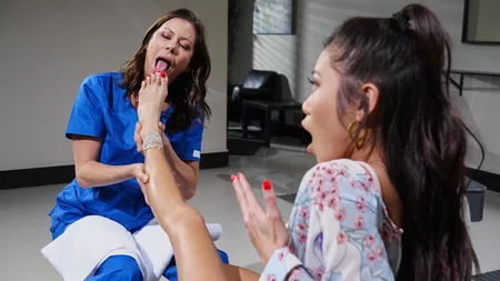 Alexis Fawx and Vina Sky licking like there's no tomorrow