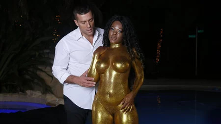 Dark-skinned slut Rylee Foxxx gets boned outdoors