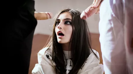 Emily Willis gets facial cum cleansing after servicing two hard dicks