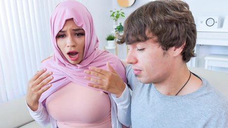 Bosomed hijab babe Rose Lynn smiles while getting her wet cunt drilled