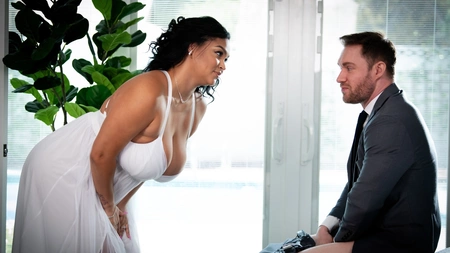 Chubby ebony Ashlyn Peaks gets deeply fucked after receiving oral