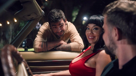 Bosomed hussy Little Puck gets fucked in the car