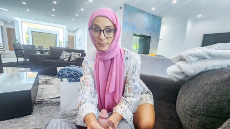 Nymphomaniac arab MILF Mandy Rhea gets pounded in POV