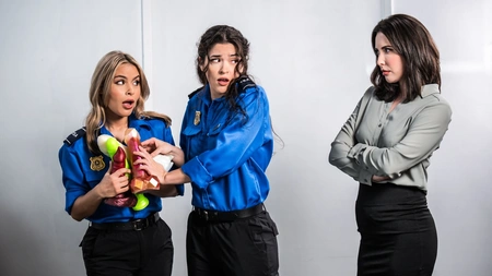 Casey Calvert, Victoria Voxxx and Nicole Aria fucking each other with huge toys