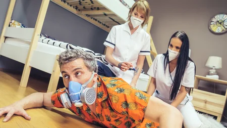 Jennifer Mendez and Ariela Donovan share rock hard cock