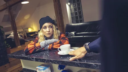 Blonde hottie Amaris gets eaten out and screwed by long-haired dude